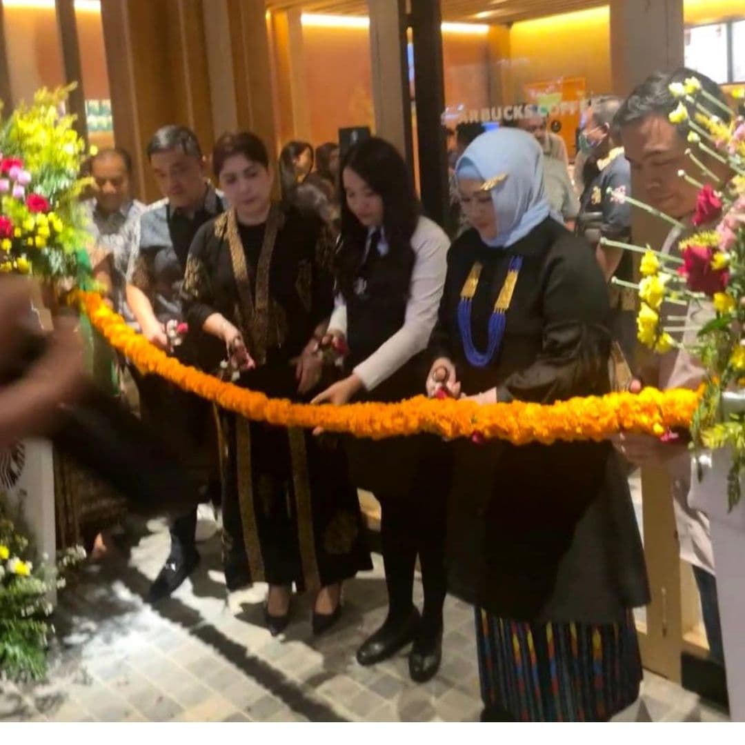 Grand Opening Starbucks Diponegoro Palangka Raya - Dokumentasi 1 diselenggarakan oleh Alton untuk Starbucks Indonesia.